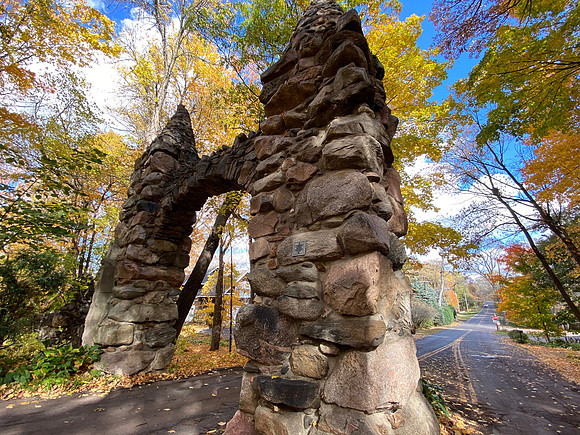 Northome-Deephaven-Minnesota-Stone-Arch-Gate-IMG_4631