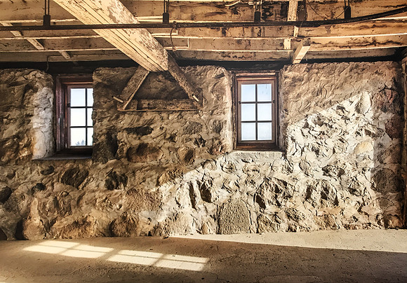 Kathleen-Riley-Stone-Barn-Color