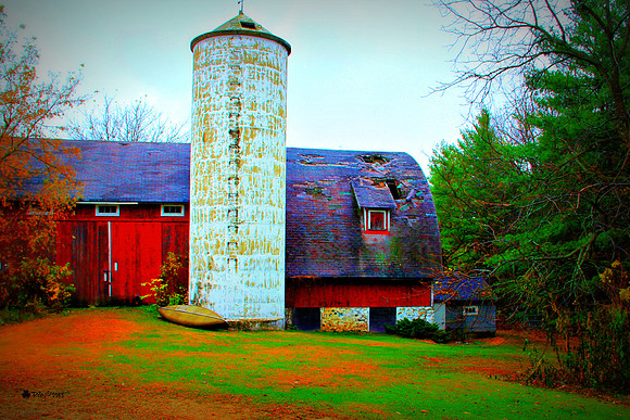 Old red barn in the Wisconsin rain