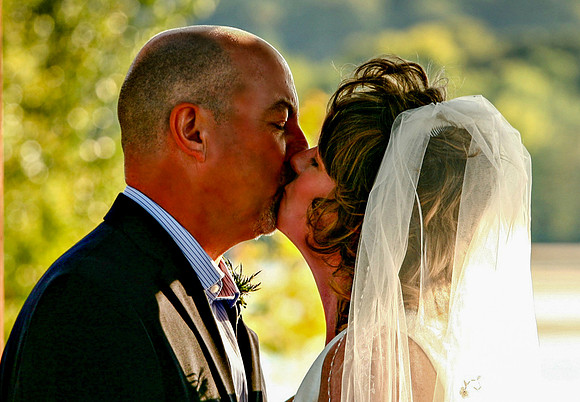 Riverside wedding in Wisconsin