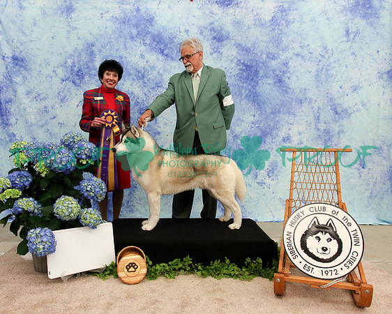 PROOF Specialty Siberian Husky Club of the Twin Cities Judge Barbara Dempsey Alderman