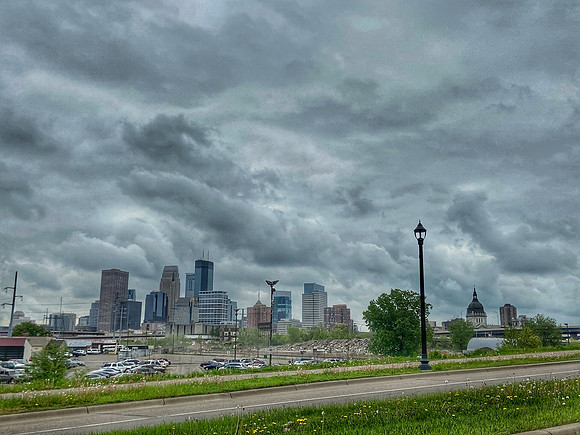 2020-Kathleen-Riley-Photography-Golden Valley Minneapolis Skyline