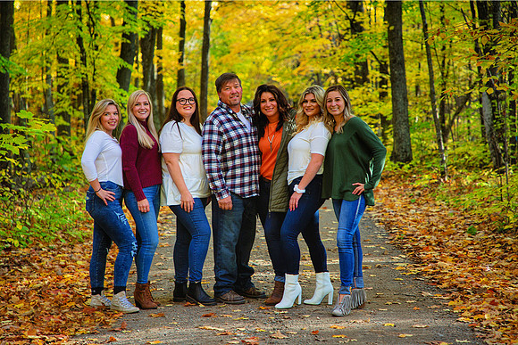 2020-SLT-Family-Portrait-30x40